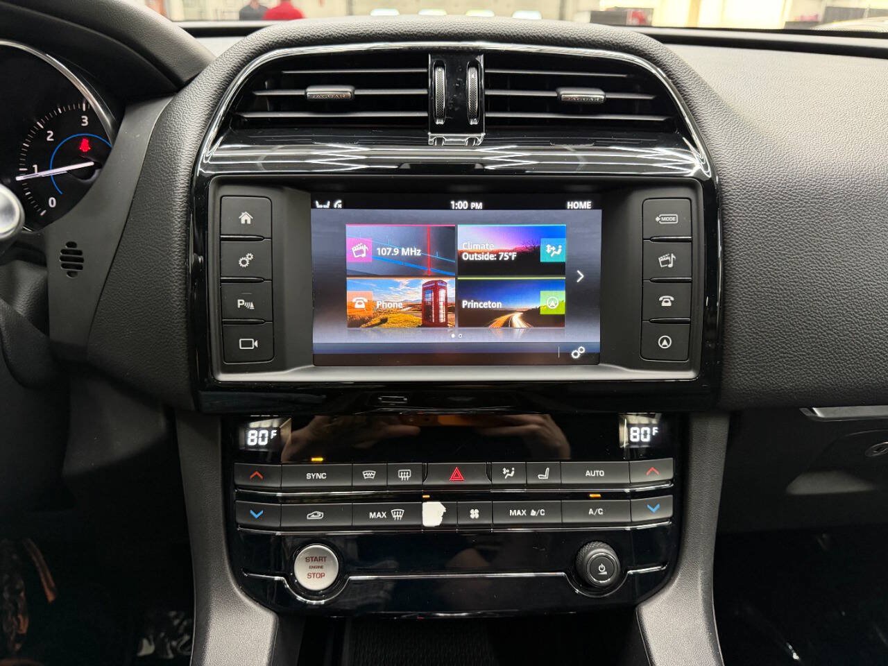 Used 2017 Jaguar F-PACE Premium AWD/4WD image 27