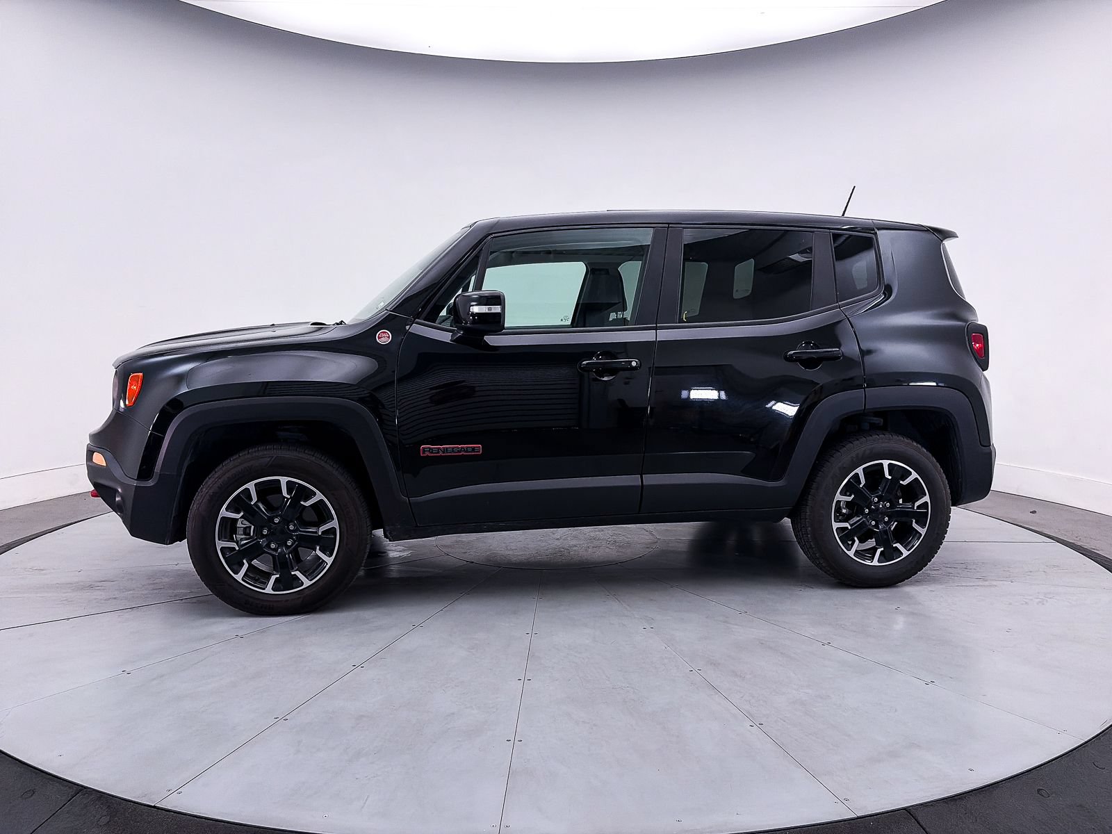 Used 2023 Jeep Renegade Trailhawk AWD/4WD image 36