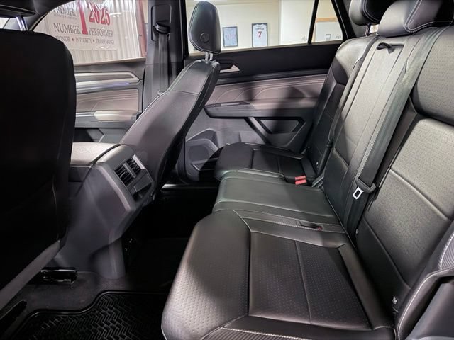 Used 2021 Volkswagen Atlas Cross Sport SEL R-Line w/ Luggage Net & Mats Package FWD image 11