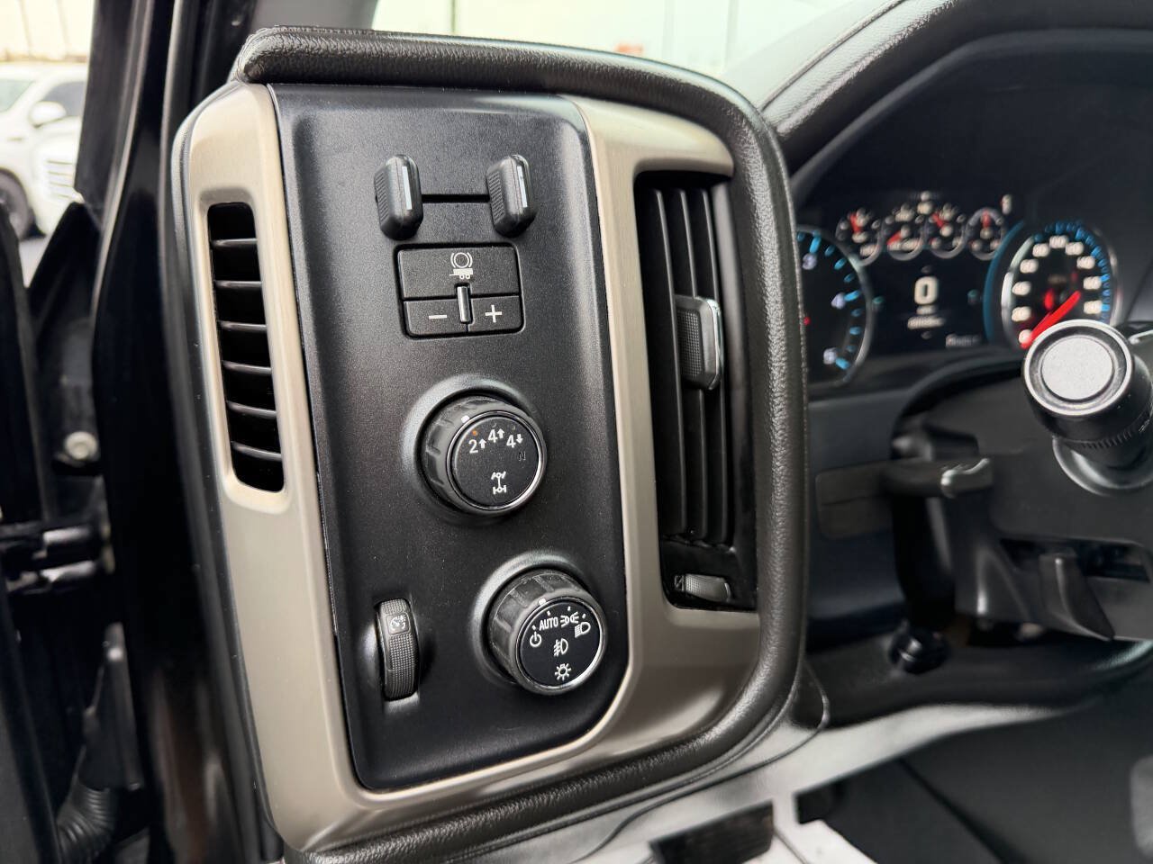 Used 2018 GMC Sierra 3500 Denali AWD/4WD image 17