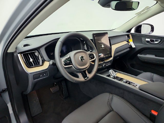 New 2026 Volvo XC60 T8 Plus w/ Protection Package Premier AWD/4WD image 20