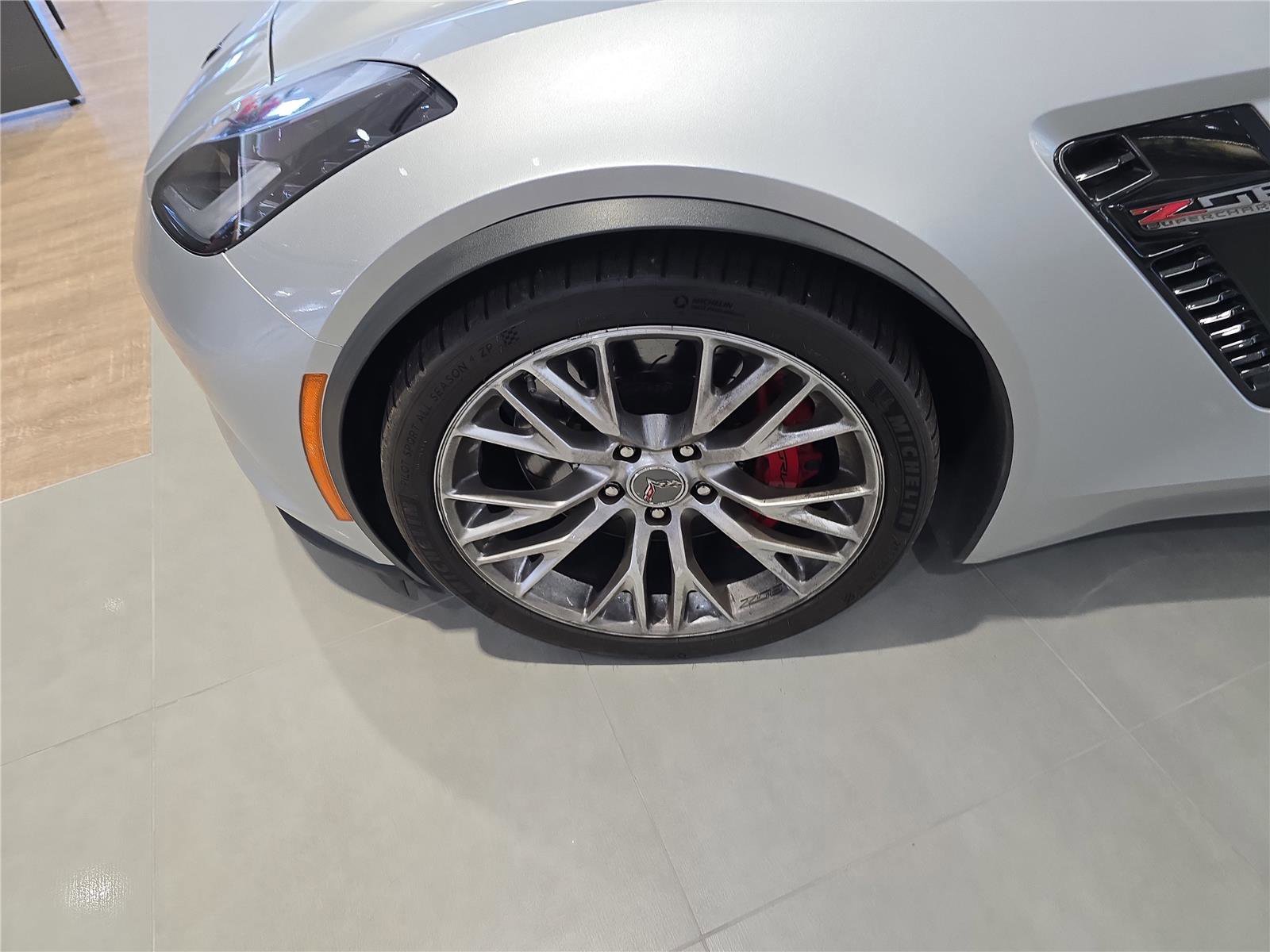 Used 2015 Chevrolet Corvette Z06 w/ 2LZ Preferred Equipment Group image 10