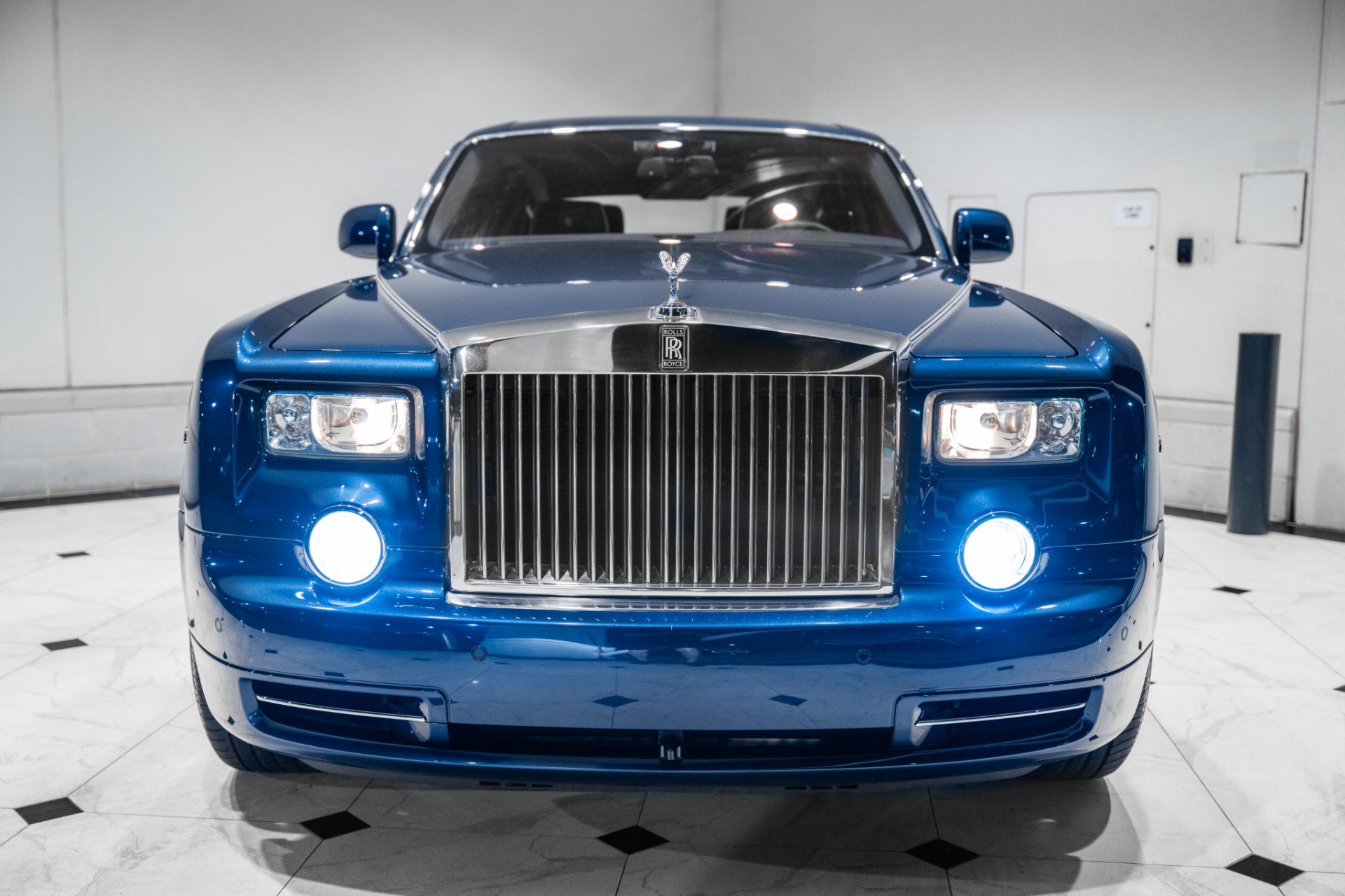 Used 2011 Rolls-Royce Phantom Sedan RWD image 23