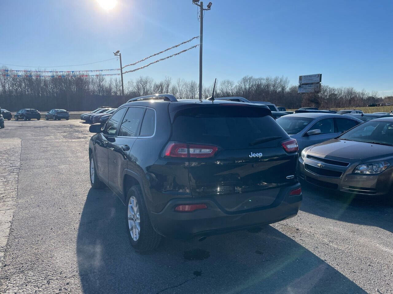 Used 2017 Jeep Cherokee Latitude w/ Comfort/Convenience Group image 4