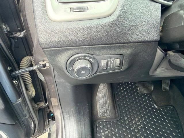 Used 2018 Jeep Compass Latitude w/ Popular Equipment Group AWD/4WD image 19