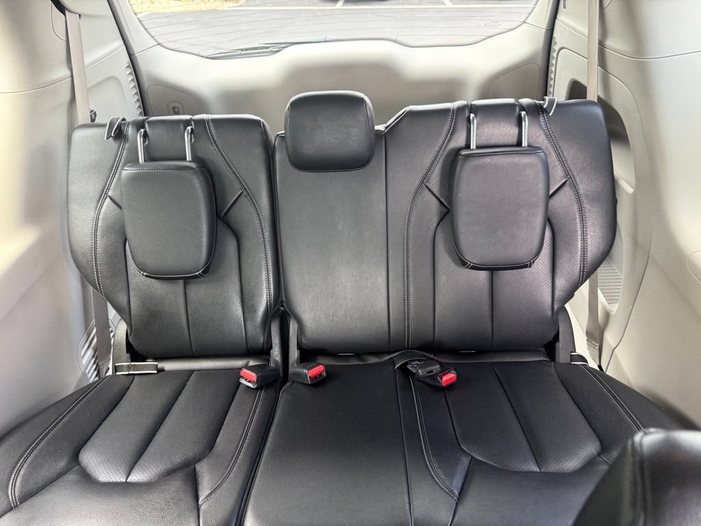 Used 2022 Chrysler Pacifica Touring-L AWD/4WD image 37