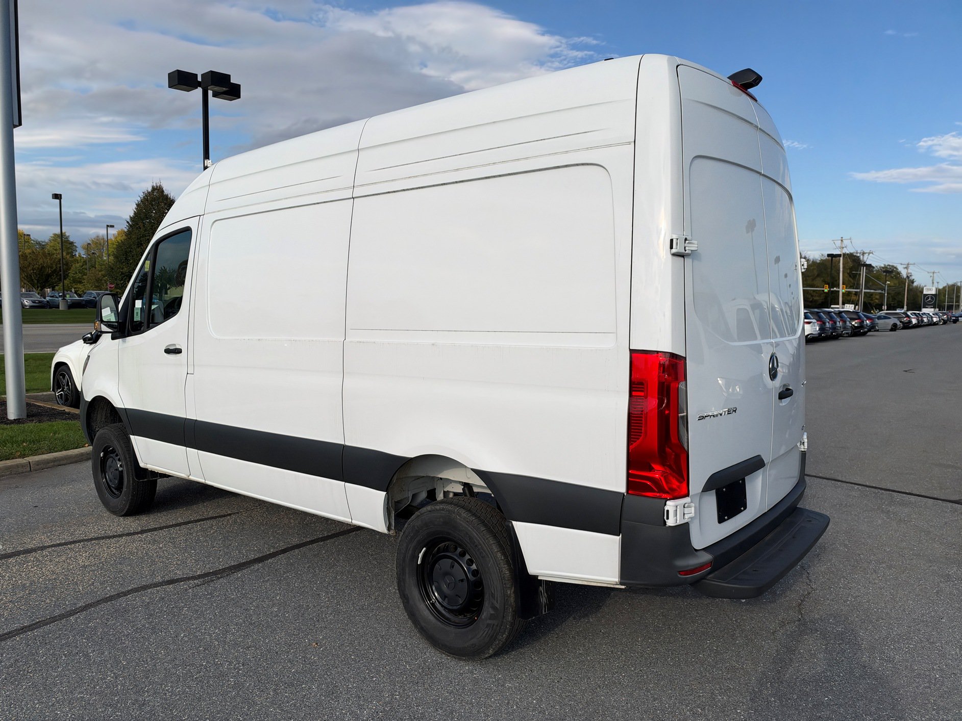 Used 2025 Mercedes-Benz Sprinter 2500 image 6