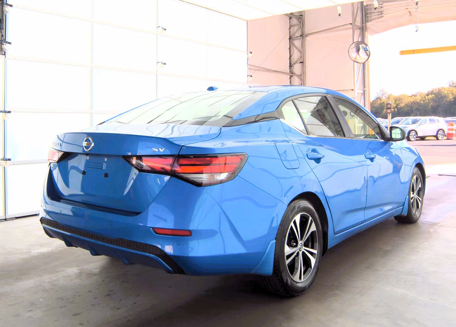 Used 2022 Nissan Sentra SV image 3