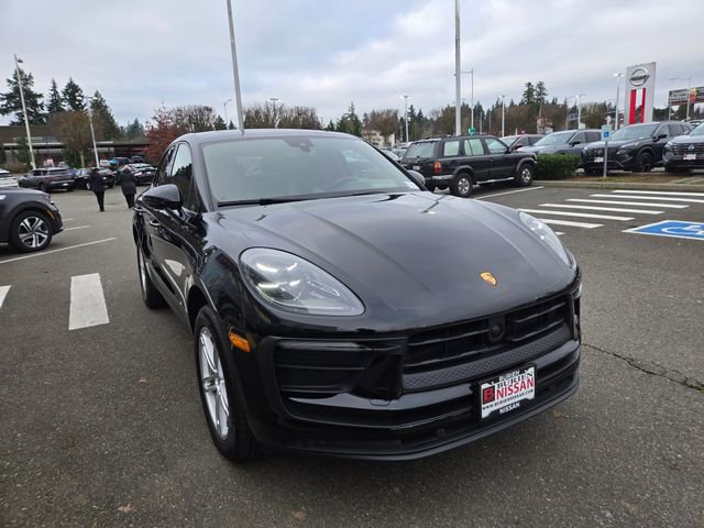 Used 2024 Porsche Macan AWD/4WD image 4