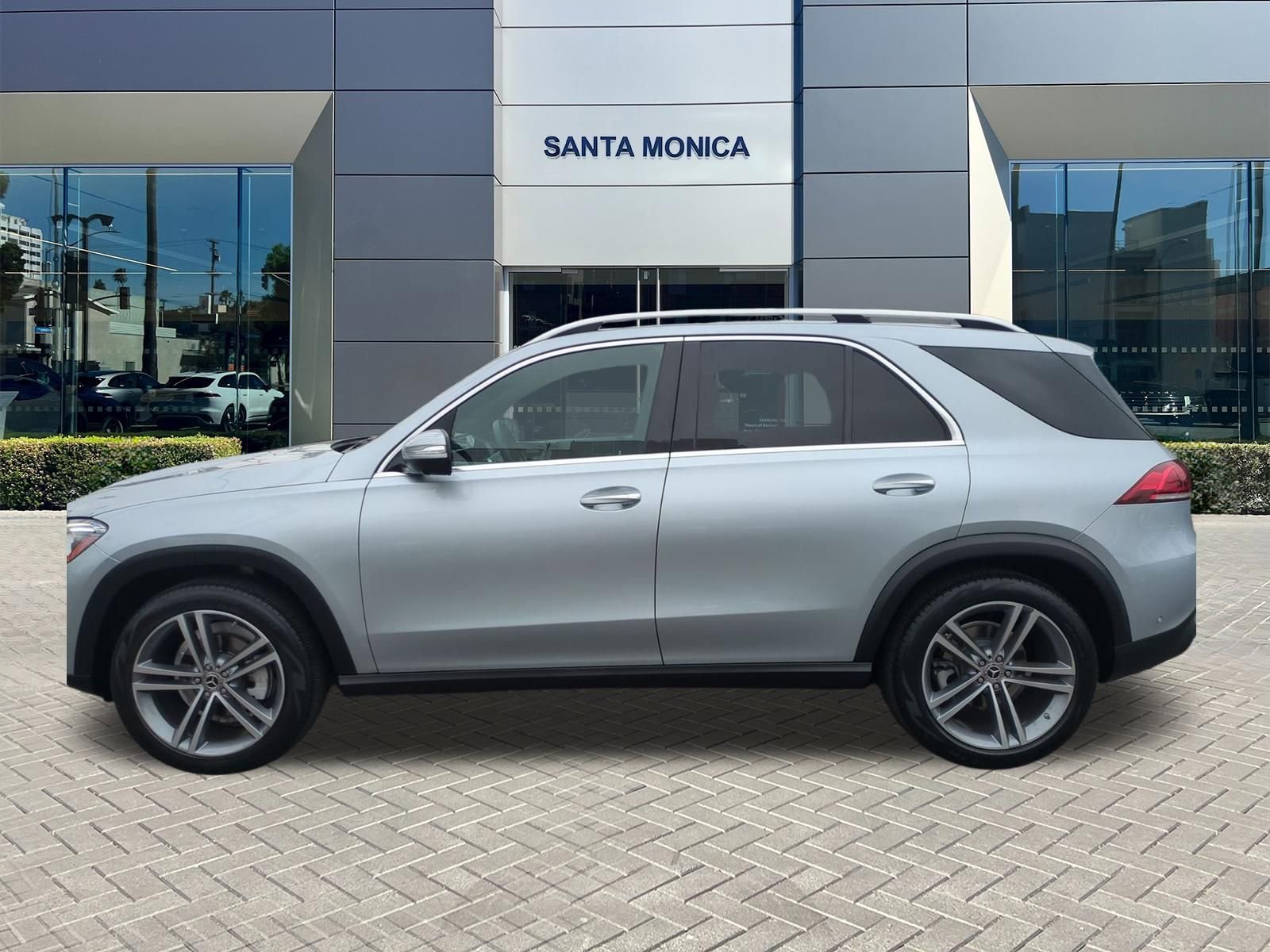Used 2022 Mercedes-Benz GLE 350 image 2