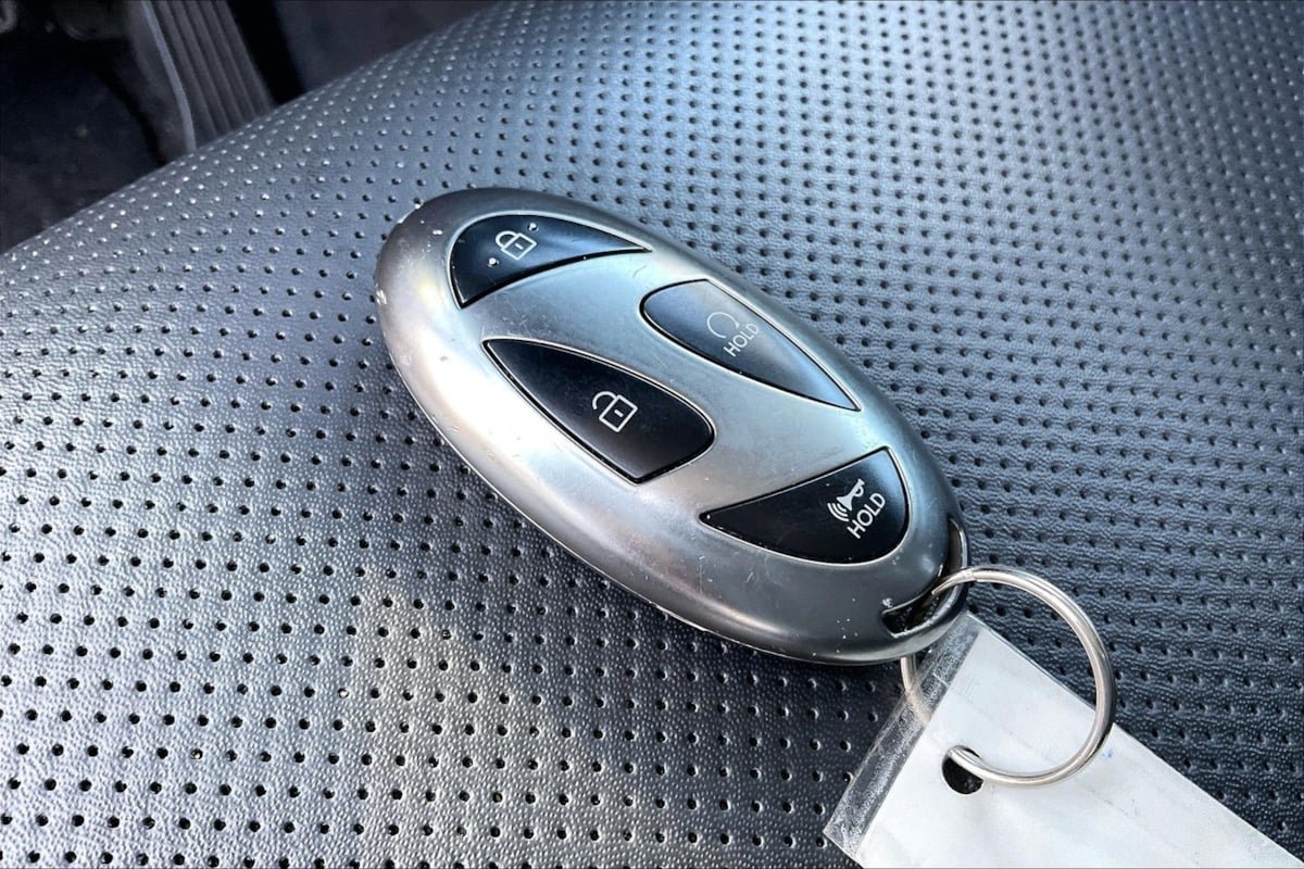 Used 2025 Hyundai Santa Fe SEL FWD image 11