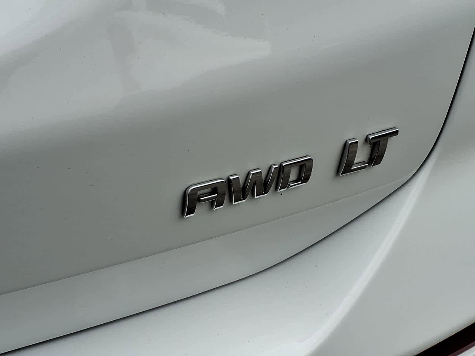 Used 2024 Chevrolet Equinox LT AWD/4WD image 19