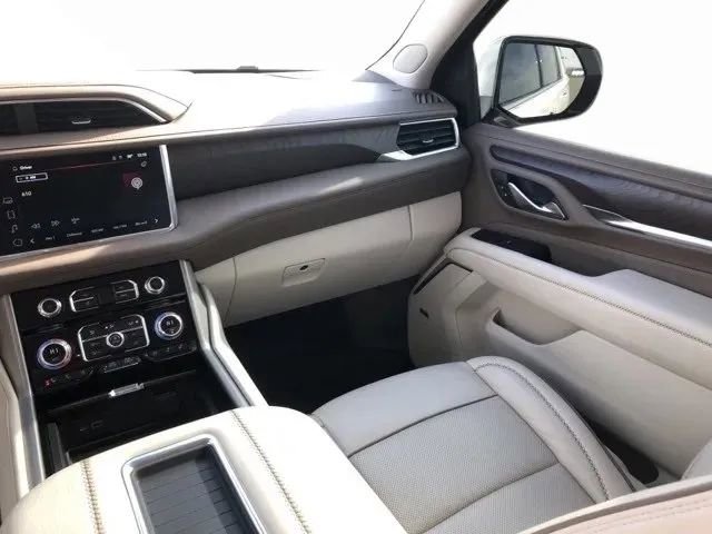 Used 2022 GMC Yukon XL Denali image 32