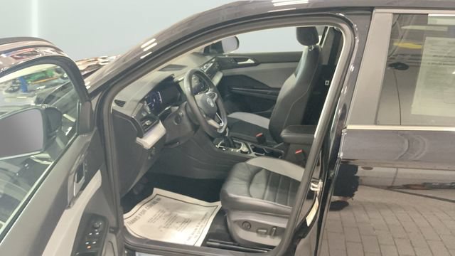 Used 2023 Volkswagen Taos SEL AWD/4WD image 25