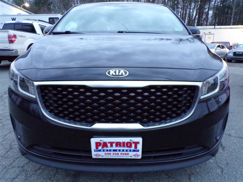 Used 2015 Kia Sedona LX image 2