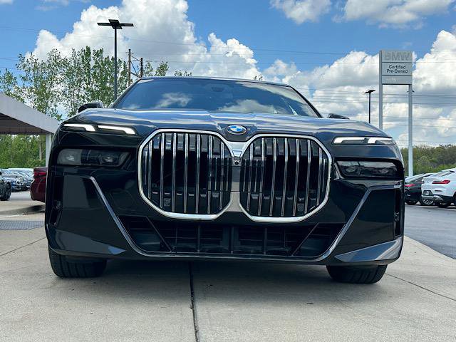 Certified 2023 BMW 760i xDrive AWD/4WD image 2