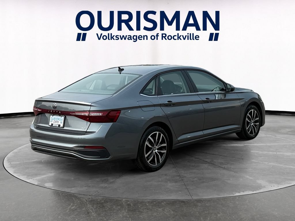 Used 2025 Volkswagen Jetta SE FWD image 6