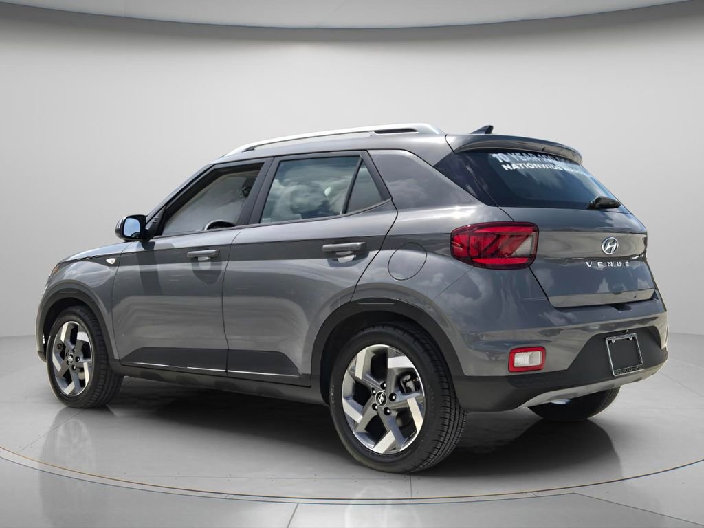 Used 2022 Hyundai Venue SEL w/ Cargo Package FWD image 7