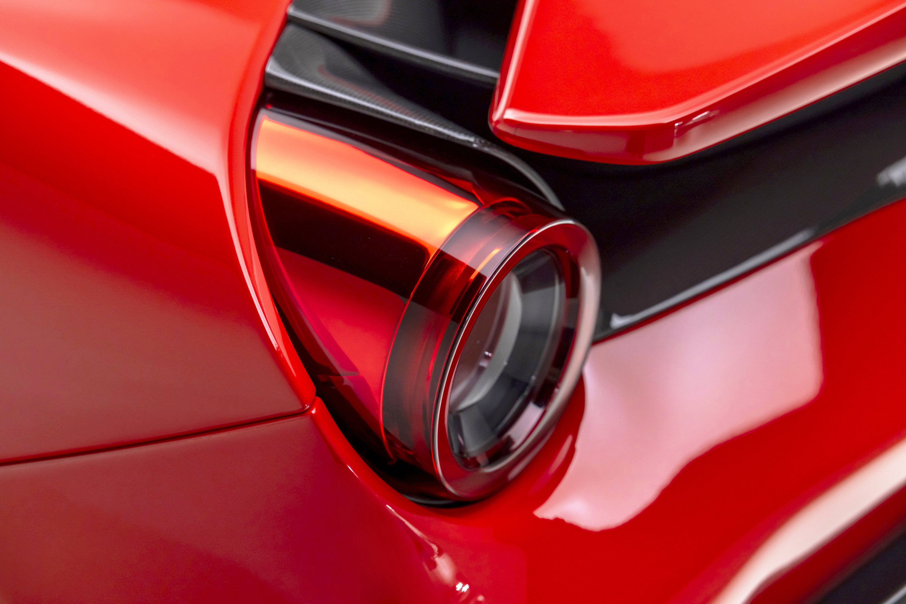 Certified 2020 Ferrari 488 Pista Coupe RWD image 32