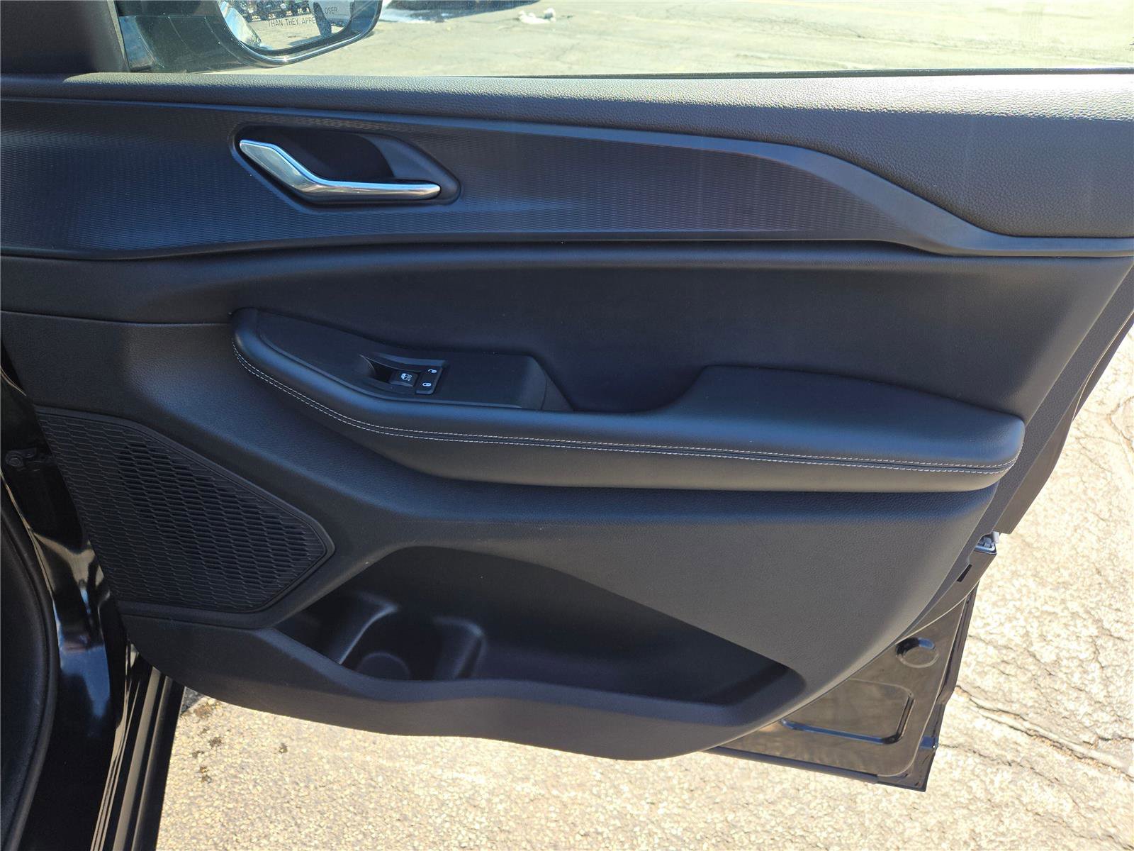 Certified 2024 Jeep Grand Cherokee Altitude image 7