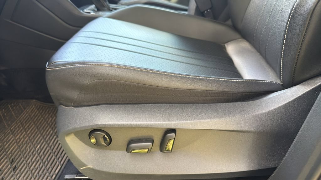 Certified 2022 Volkswagen Tiguan SE FWD image 16