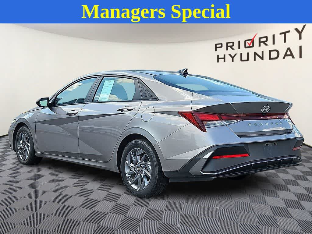 Used 2024 Hyundai Elantra SEL FWD image 6