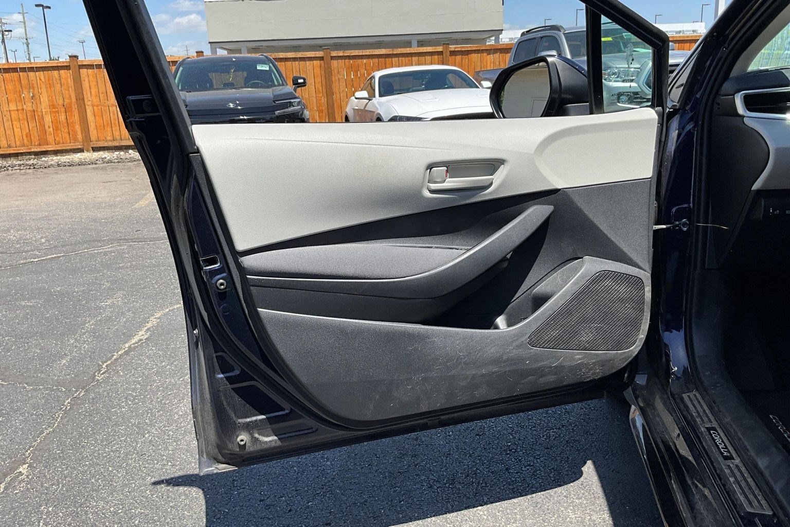 Used 2023 Toyota Corolla LE w/ Carpet Mat Package (TMS) FWD image 18