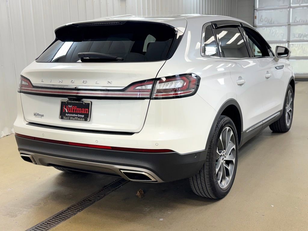 Used 2023 Lincoln Nautilus Reserve image 5