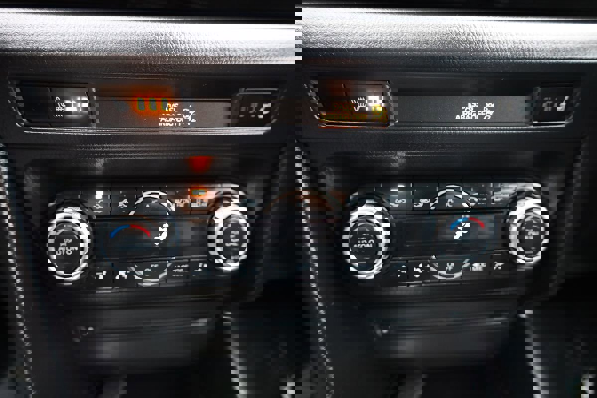 Used 2016 MAZDA MAZDA3 i Grand Touring image 28