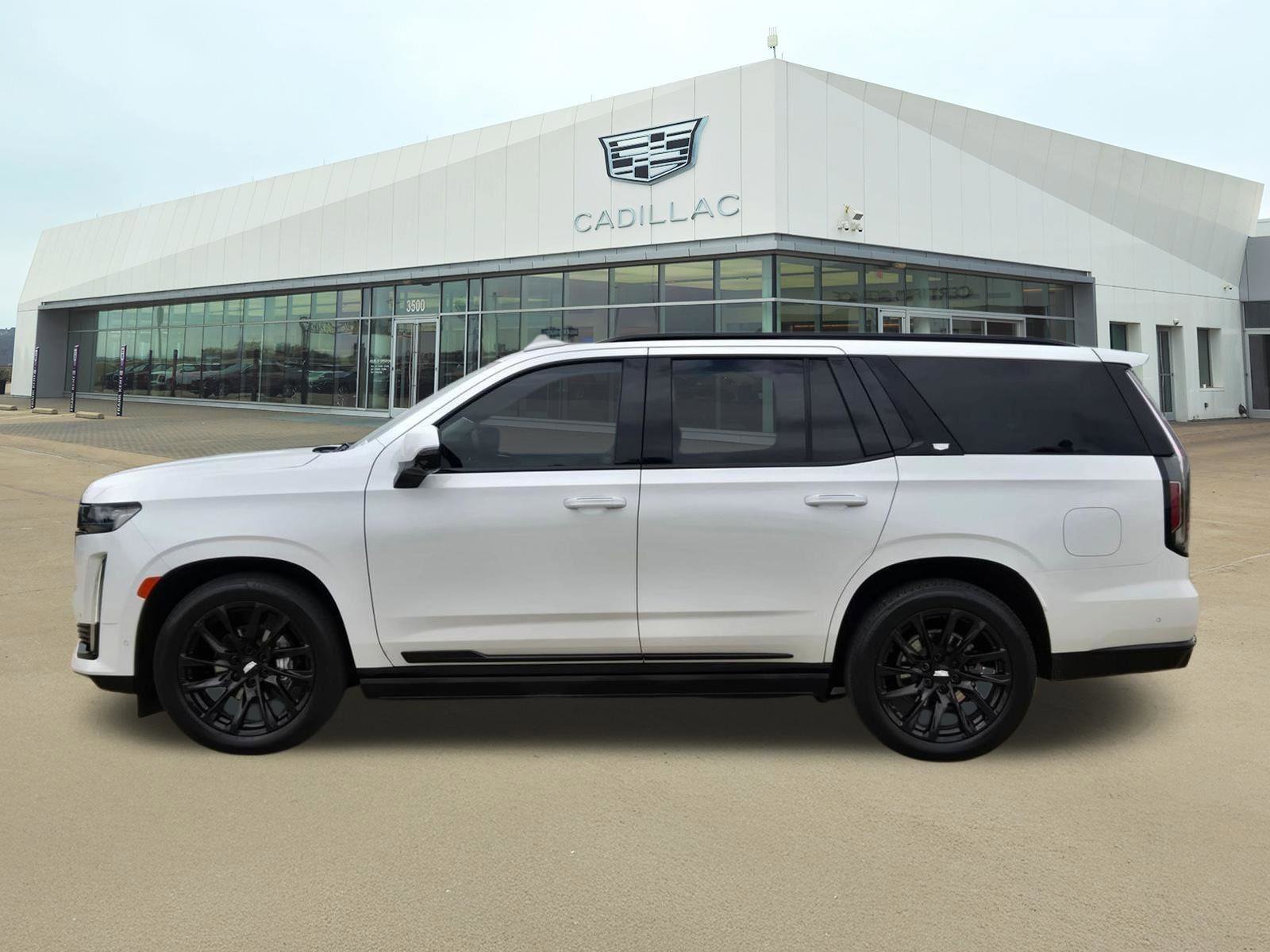 Certified 2024 Cadillac Escalade Sport Platinum w/ LPO, ONYX Package AWD/4WD image 3