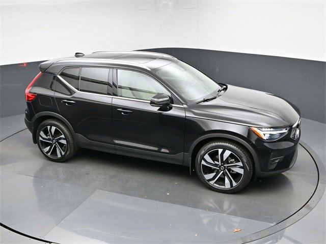 Used 2024 Volvo XC40 B5 Plus w/ Protection Package Premier image 46