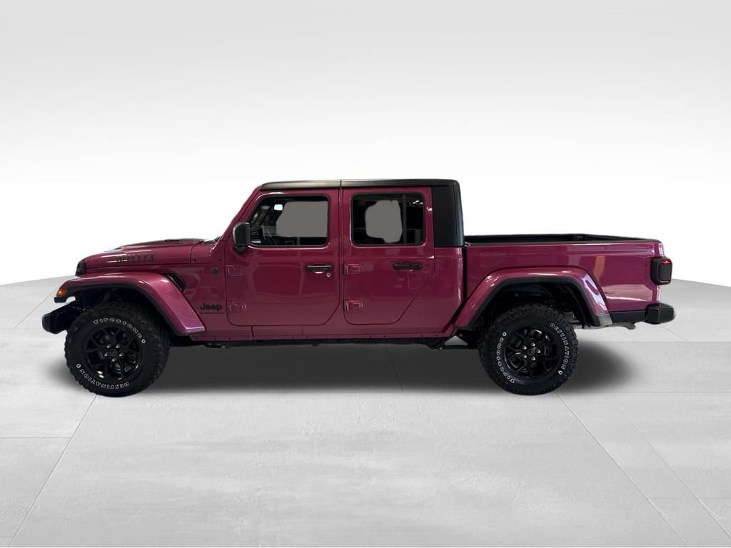 Used 2024 Jeep Gladiator Sport AWD/4WD image 2