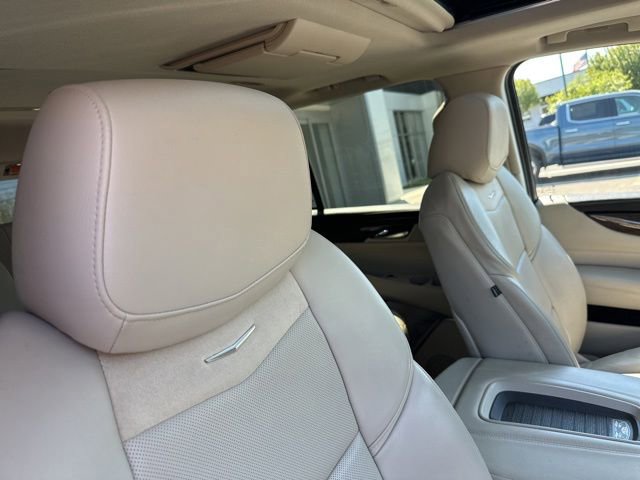 Used 2020 Cadillac Escalade Premium Luxury AWD/4WD image 14