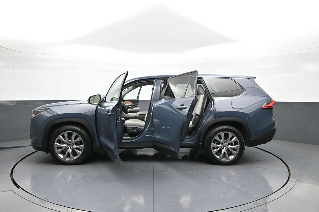 Certified 2024 Toyota Grand Highlander AWD image 44