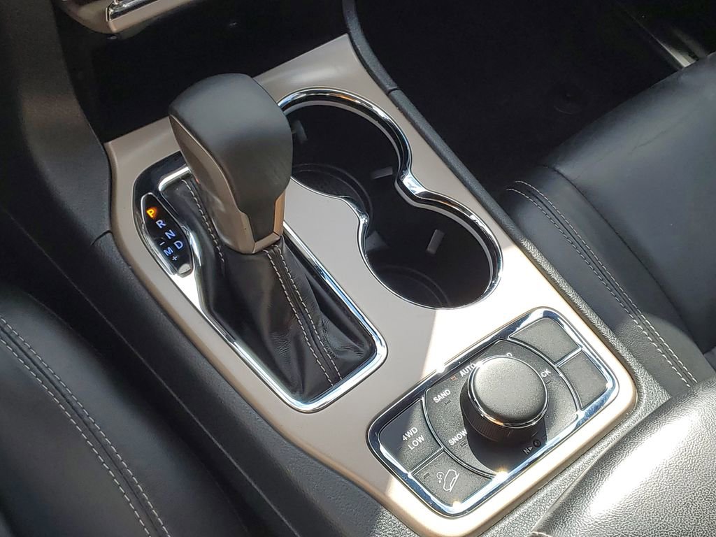 Used 2017 Jeep Grand Cherokee Limited image 25