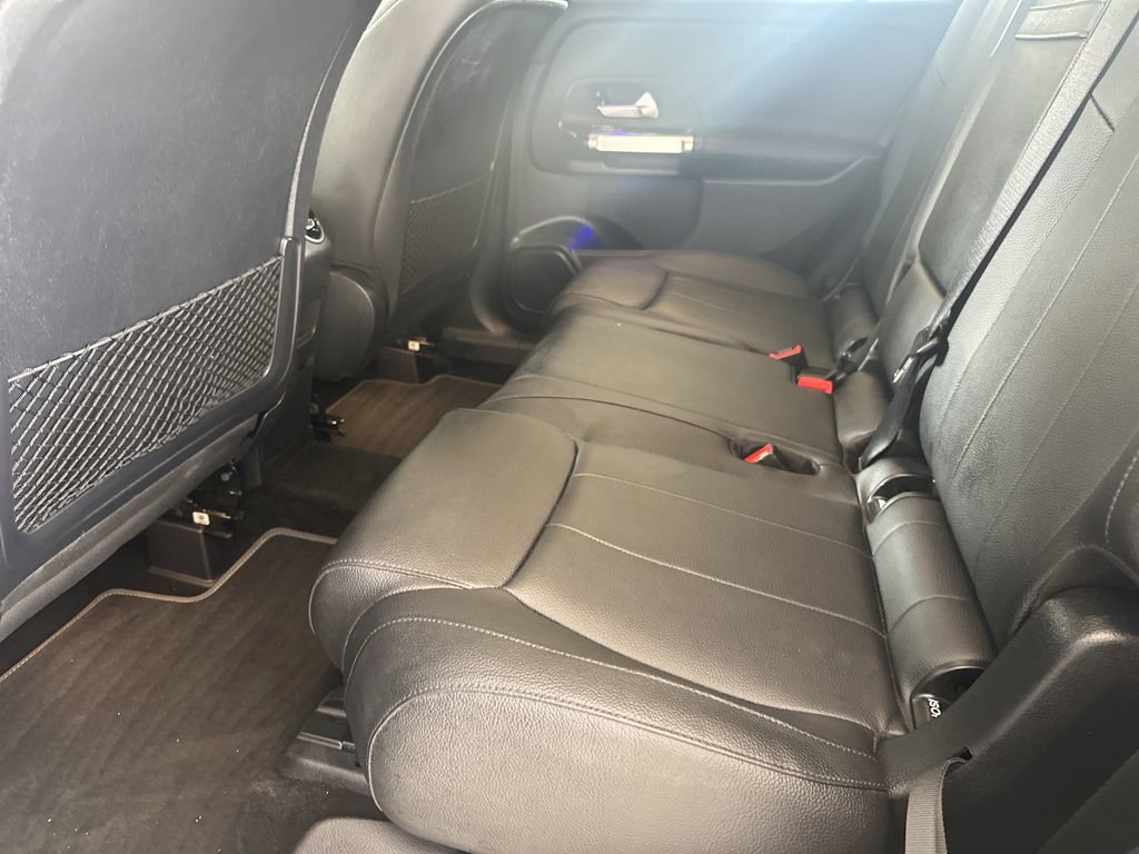 Used 2021 Mercedes-Benz GLB 250 image 31