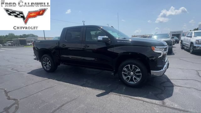 Used 2023 Chevrolet Silverado 1500 LT AWD/4WD image 2