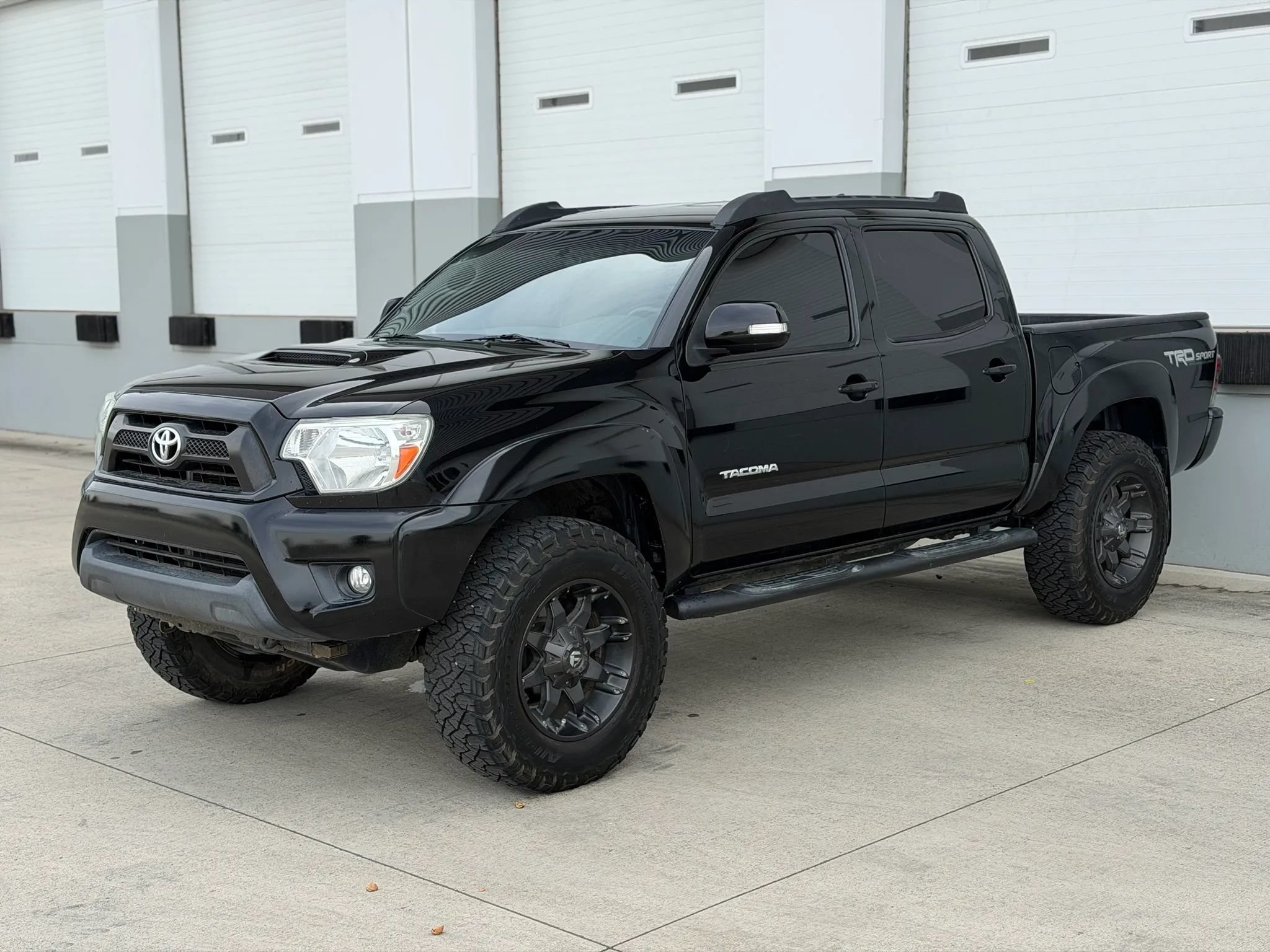 Used 2015 Toyota Tacoma 4x4 Double Cab w/ TRD Sport Package image 2
