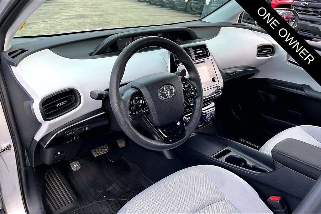 Used 2019 Toyota Prius LE image 15