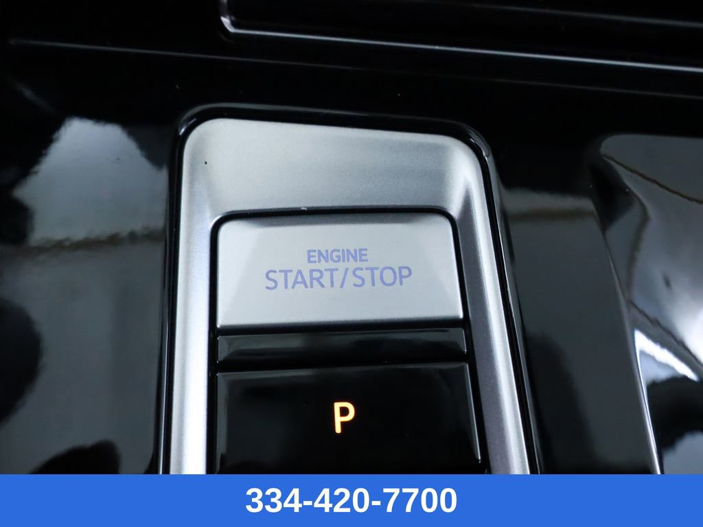 New 2025 Volkswagen Atlas SE w/ Black Wheel Package image 11