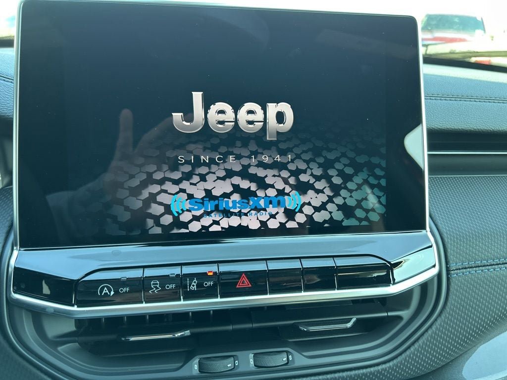 New 2026 Jeep Compass Latitude AWD/4WD image 15