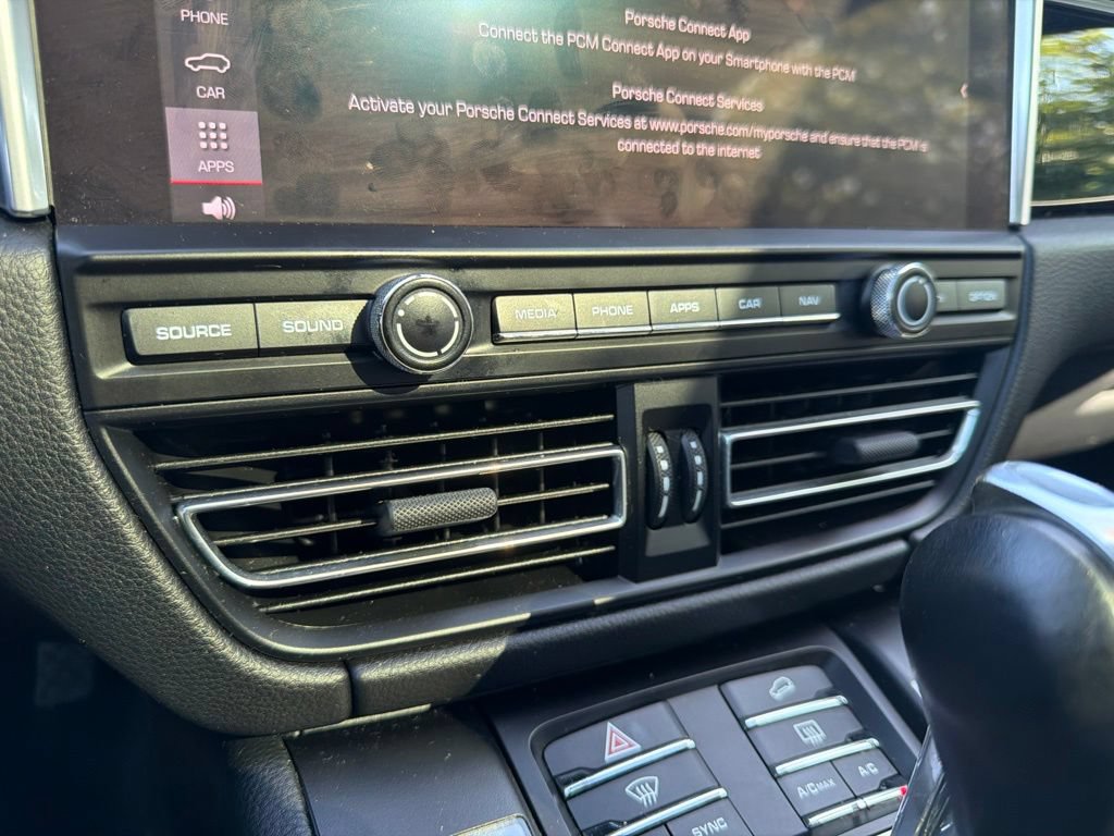 Used 2020 Porsche Macan AWD/4WD image 31