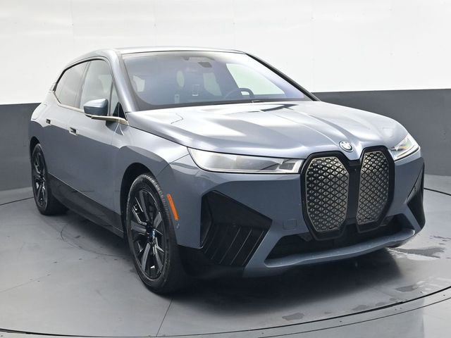 Used 2023 BMW iX xDrive50 w/ Premium Package image 2