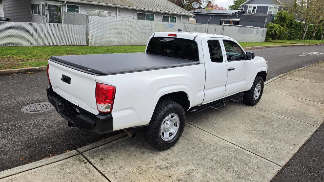 Used 2016 Toyota Tacoma SR RWD image 5