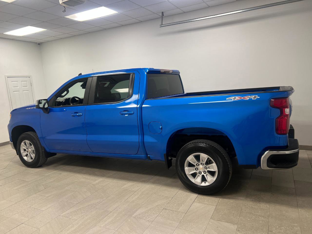 Used 2025 Chevrolet Silverado 1500 LT image 13