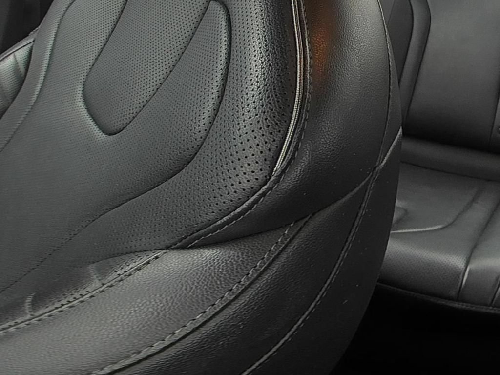Used 2025 Hyundai Elantra Limited FWD image 12