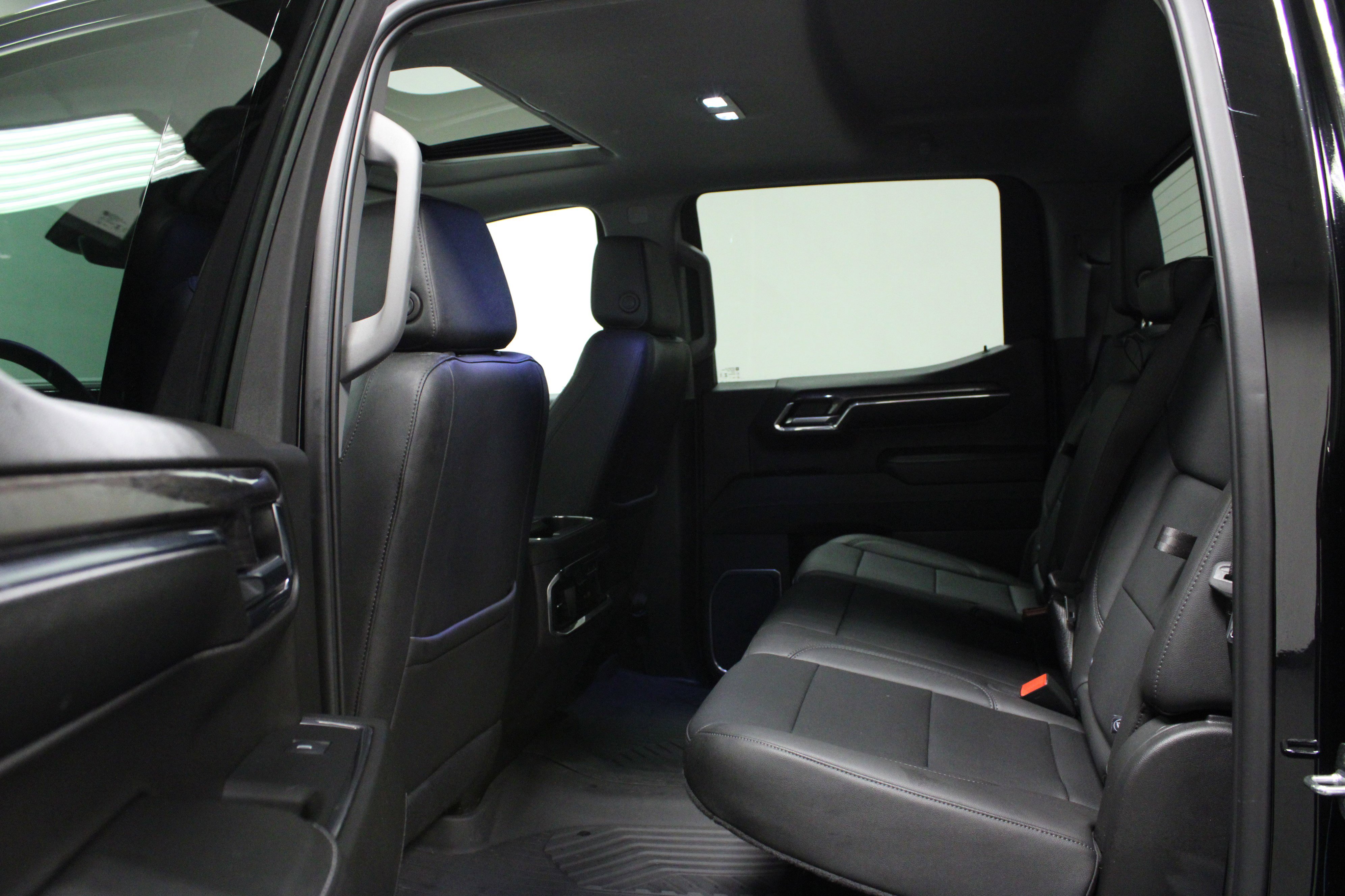 Used 2024 Chevrolet Silverado 1500 LTZ w/ LTZ Premium Package image 13