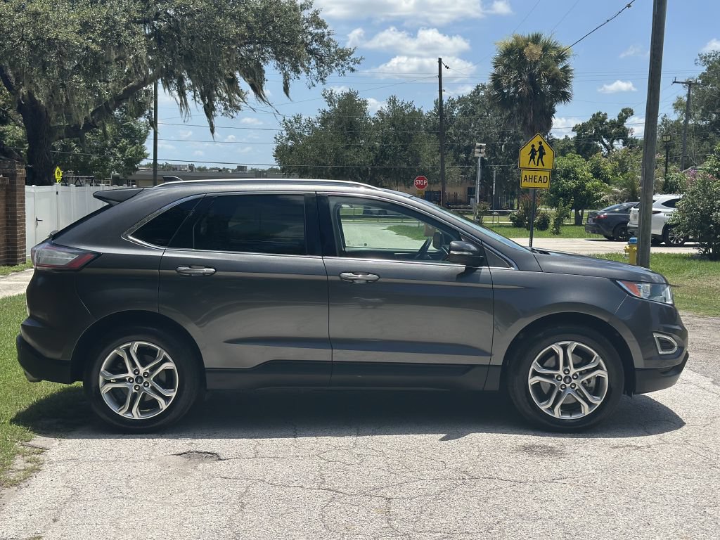 Used 2017 Ford Edge Titanium w/ Technology Package FWD image 5