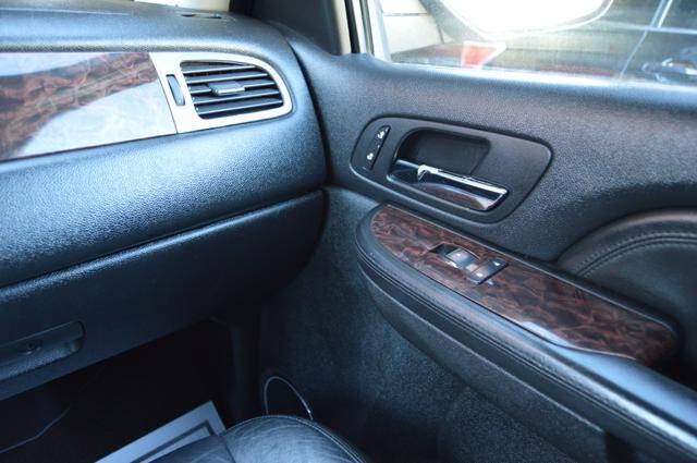 Used 2008 GMC Yukon XL Denali AWD/4WD image 55
