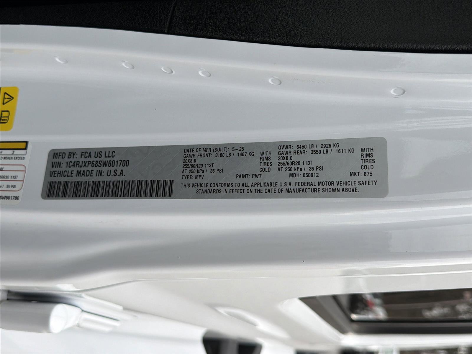 Used 2025 Jeep Wrangler Sahara image 33